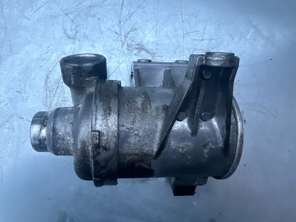 Купить Volvo 2.0 t насос воды 31368715