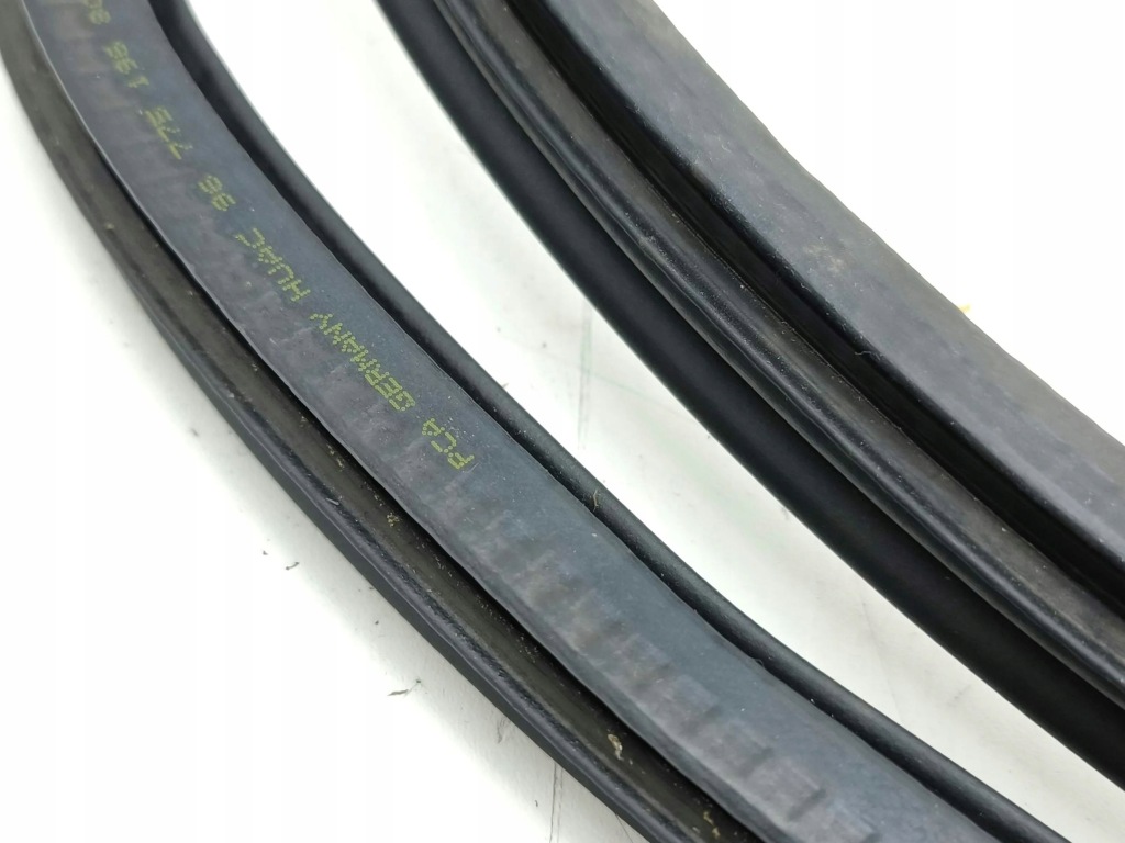 фото №9, Peugeot 308 2017 прокладка дверь передних