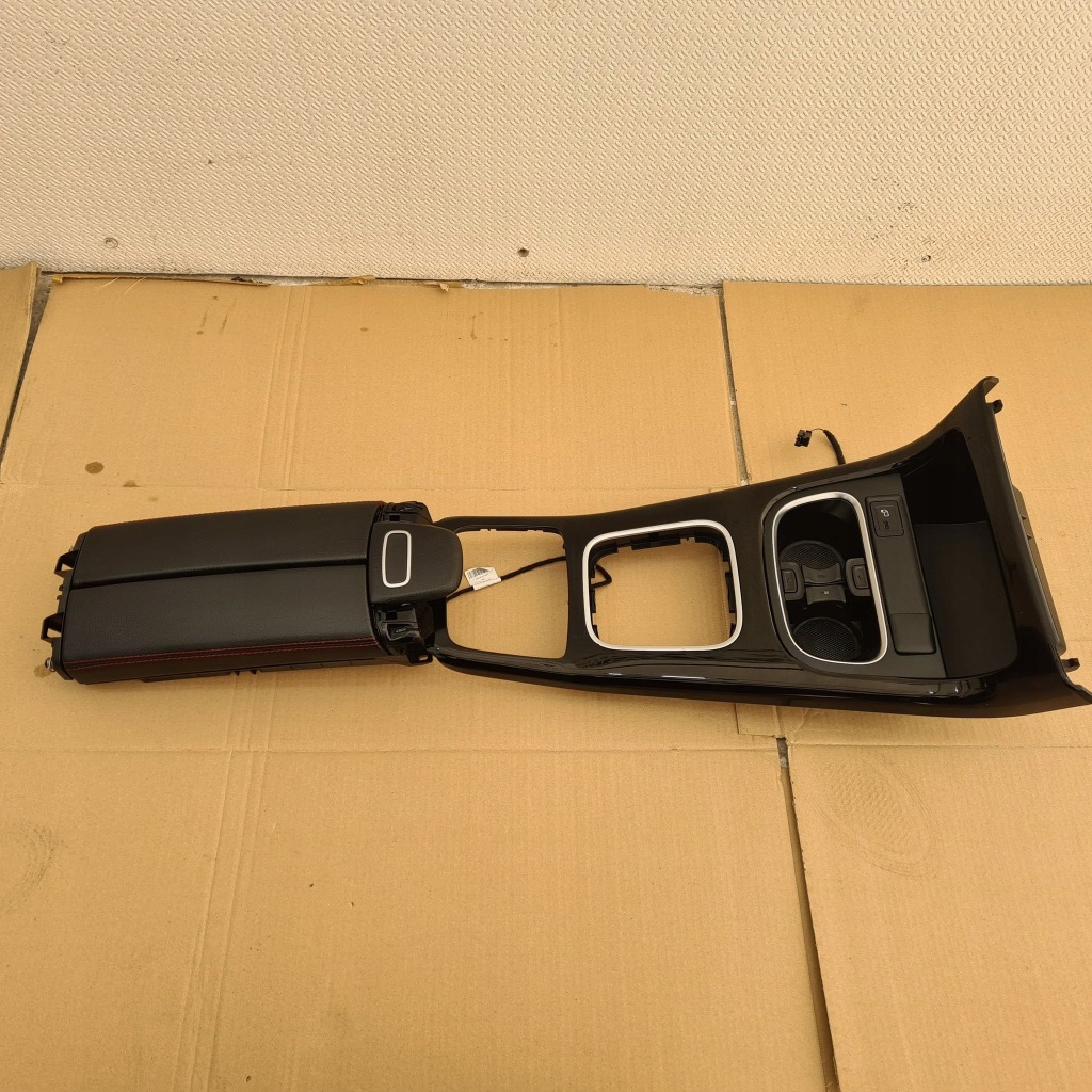 фото №1, Mercedes a-klasa w177 подлокотник туннель средний