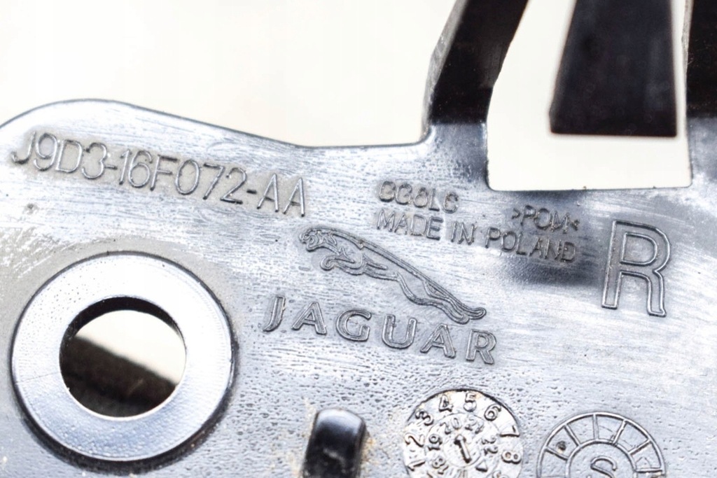 фото №6, Jaguar i-pace x590 передний правый кронштейн бампера j9d3-16f072-aa e 294kw 2