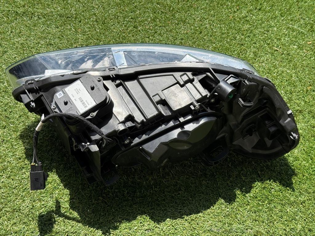 фото №6, Лампа левая передняя volvo xc60 xc60 lift ксенон поворотный dbl 8 pin 31698808