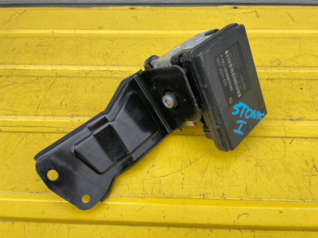 фото №1, Kia stonic i насос abs 58920-h8260