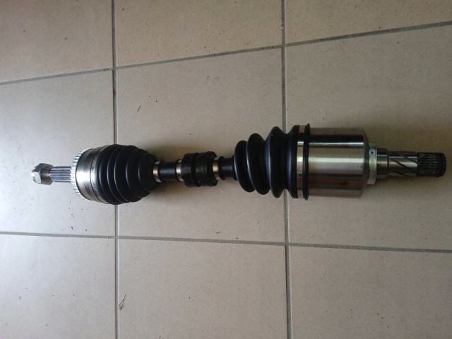 фото №1, Nissan primera p12 2.0 b qr20 привідний вал ліва kpl.