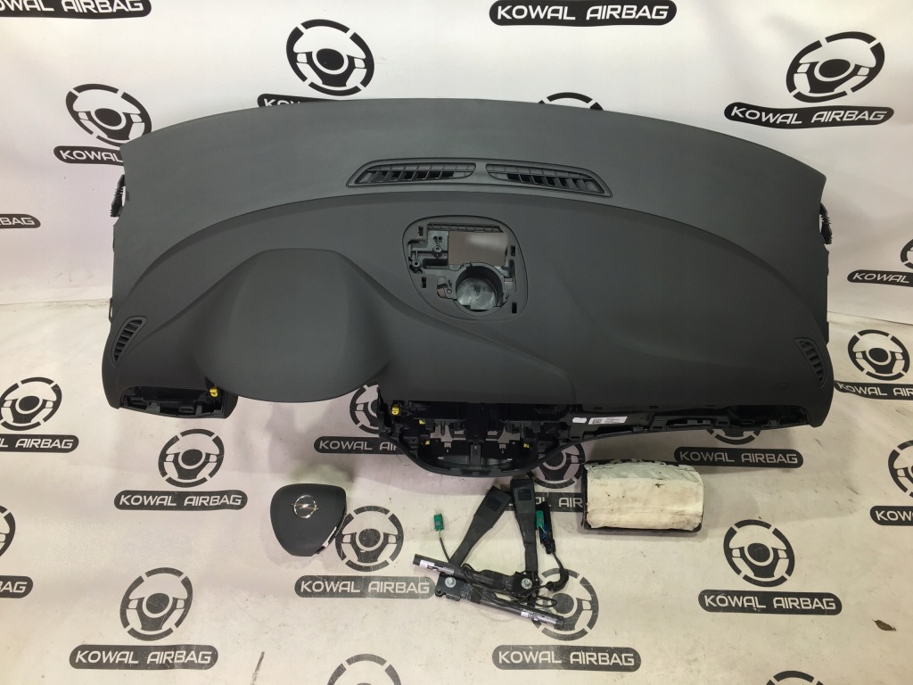 фото №1, Opel corsa e приборная панель консоль подушка безопасности подушки безопасности ремни