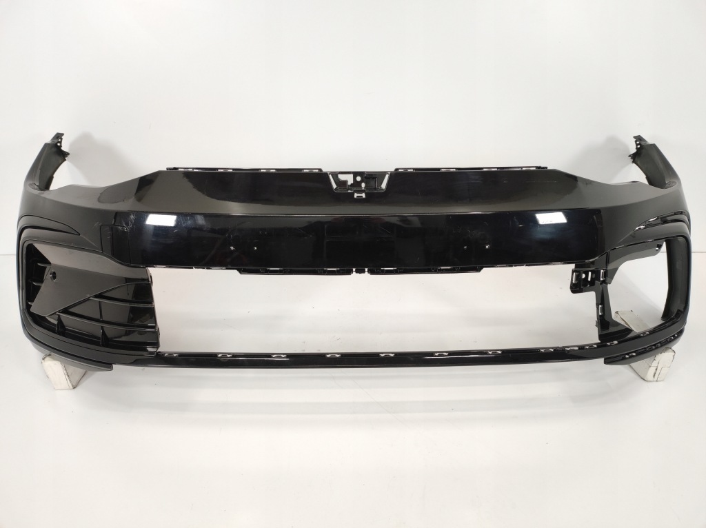 фото №1, Бампер перед передний vw golf viii 8 gti r-line 5h0807221 5h0853666h
