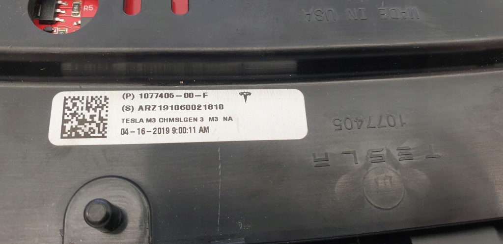 фото №3, Tesla 3 1077405-00-f свет стоп-сигнал лампа стоп