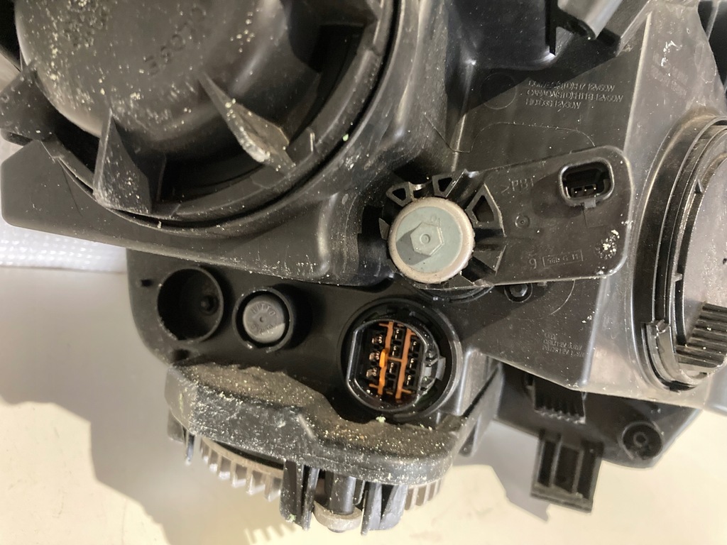 фото №11, Лампа перед лівий ксенон kia carens iv 13- 92101-a4