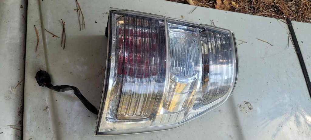 фото №6, Лампа правая задняя pajero iv