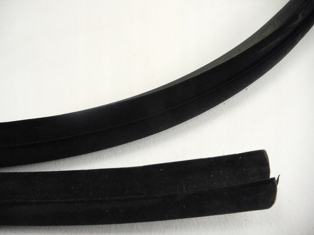 фото №6, Прокладка скло правий перед citroen c5 ii 9300 f7