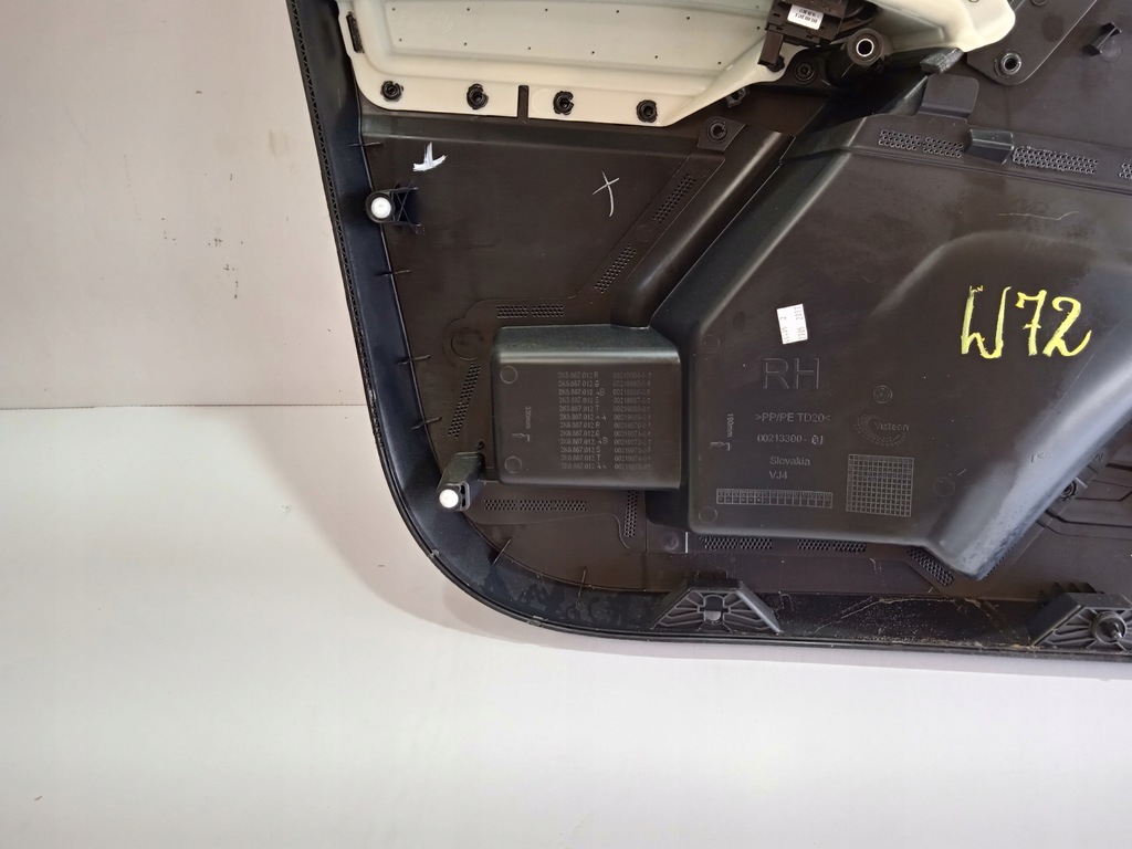 фото №10, Vw caddy iv 2k0 обивка правая перед кожа