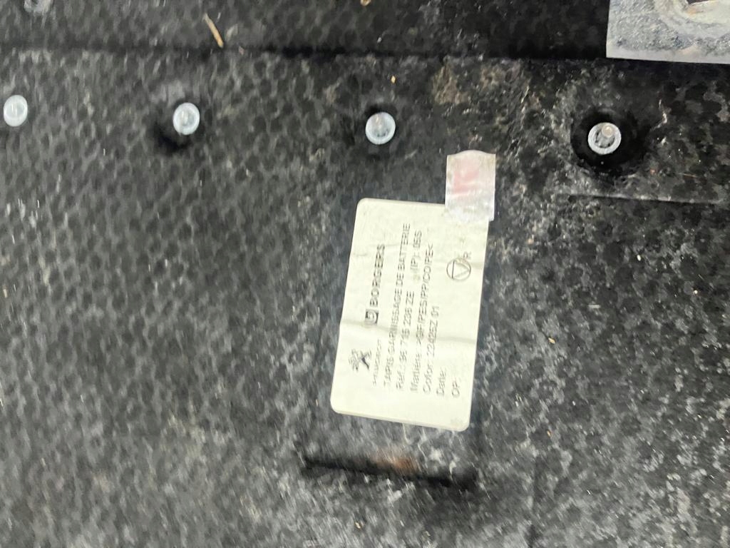 фото №5, Обшивка багажника 3008 hybrid4 96715240ze