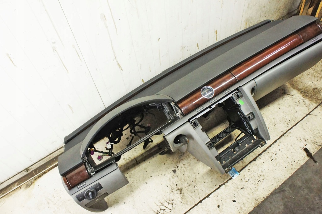 фото №1, Kg064 vw phaeton приборная панель приборная панель pulpit консоль