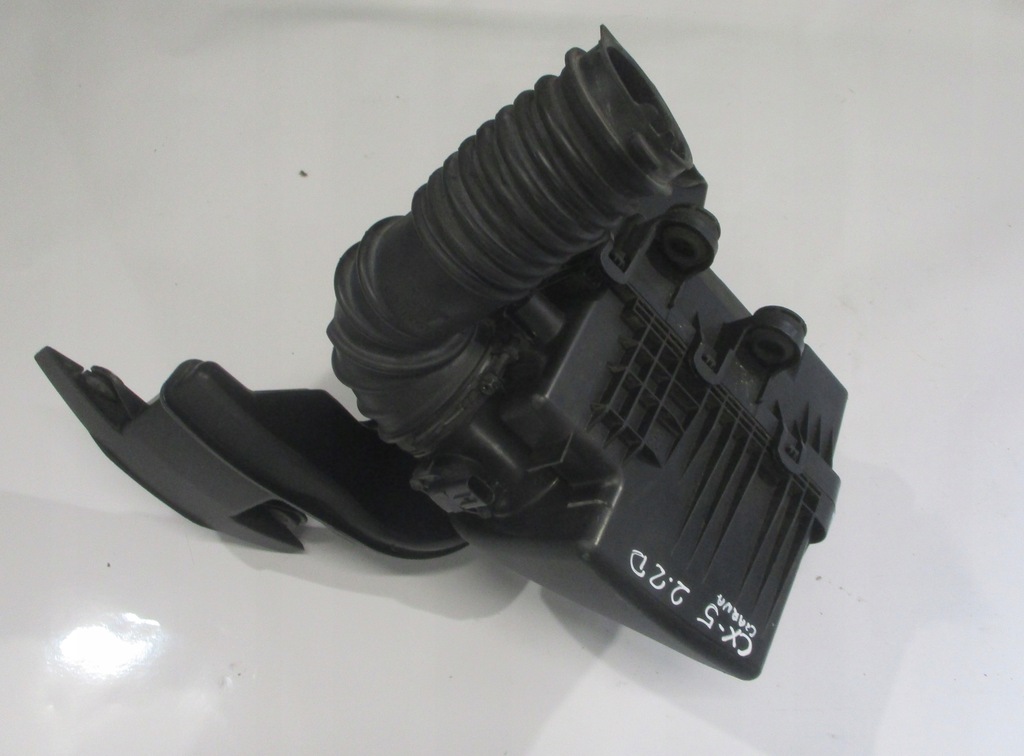 фото №1, Корпус фильтра воздуха расходомер труба воздухозаборник mazda 6 iii gj e5t62271