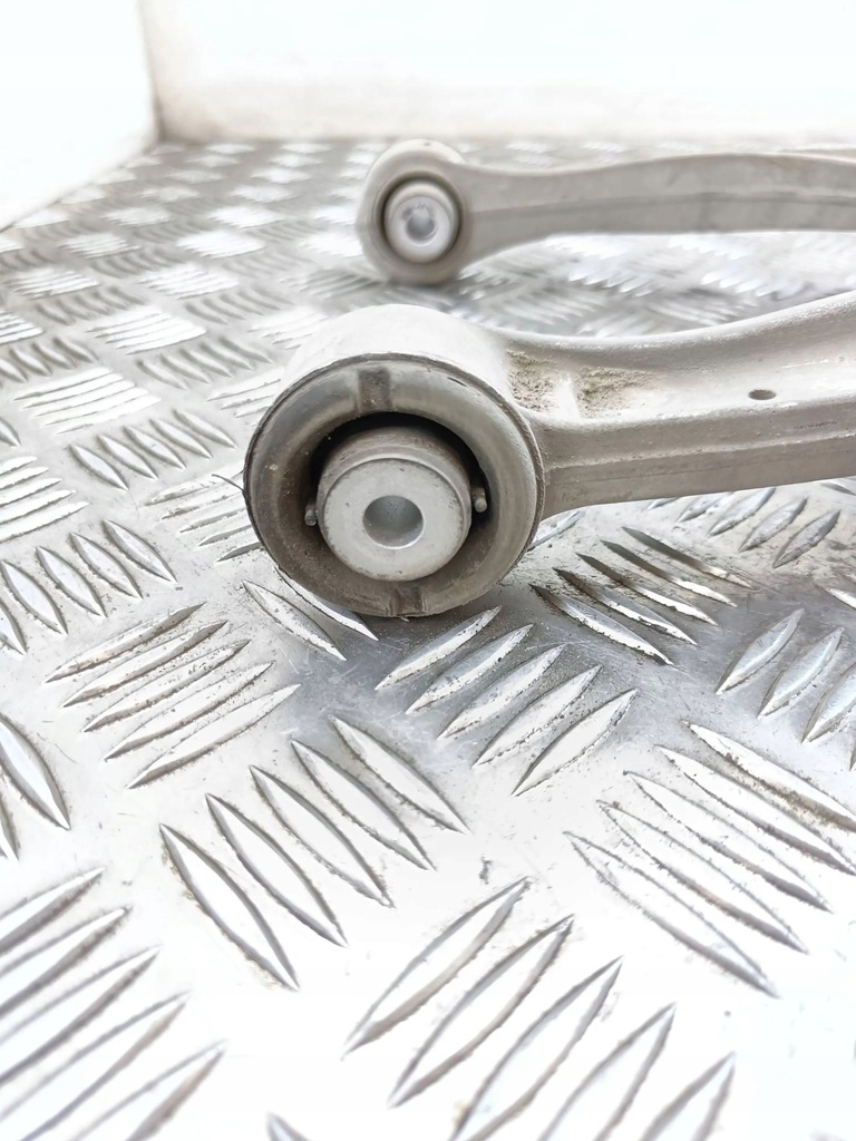 фото №7, Bmw 7 f01 f02 f03 f04 2014 нижний рычаг передний