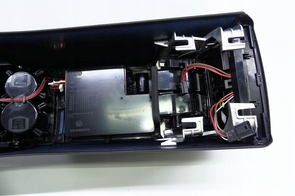 Audi a6 c7 4g рестайлинг  68km туннель средний + бардачок в Украине