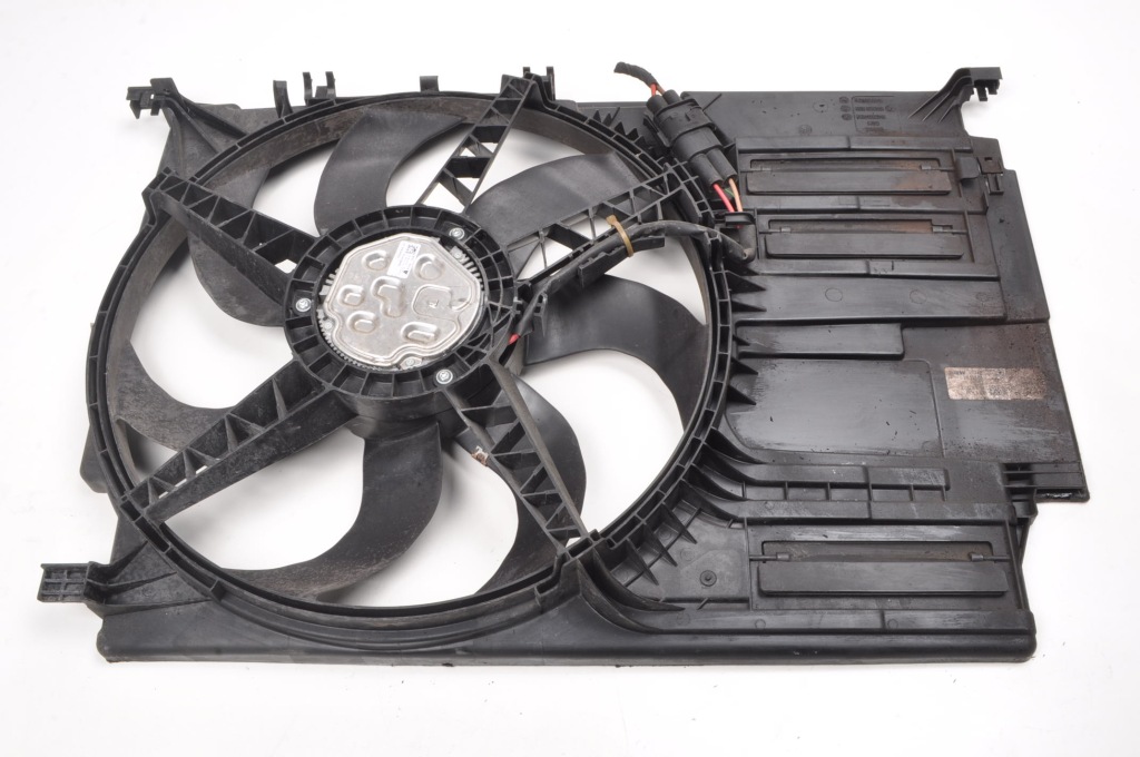 фото №1, Bmw f45 f46 1.5 вентилятор радіатора 7636069