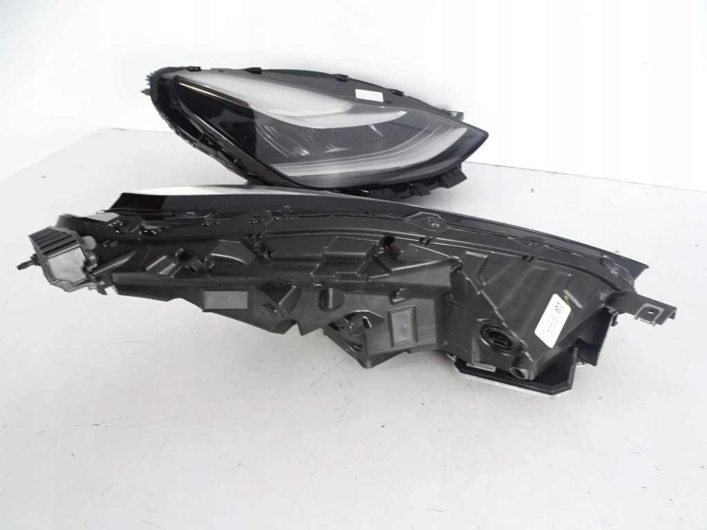 Фара перед передняя левая tesla 3 full led в Украине