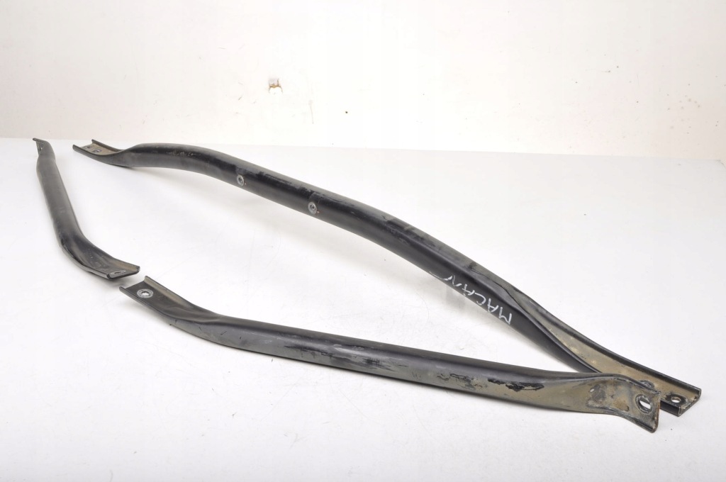 Купити Porsche macan 3.6 розпірка балка 8r0805629g