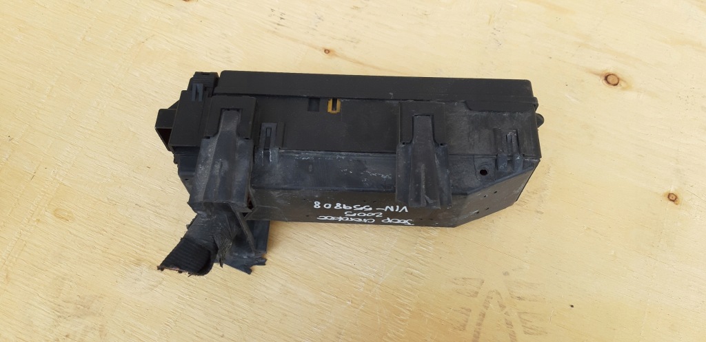 Купити Корпус запобіжників jeep grand cherokee 05-10