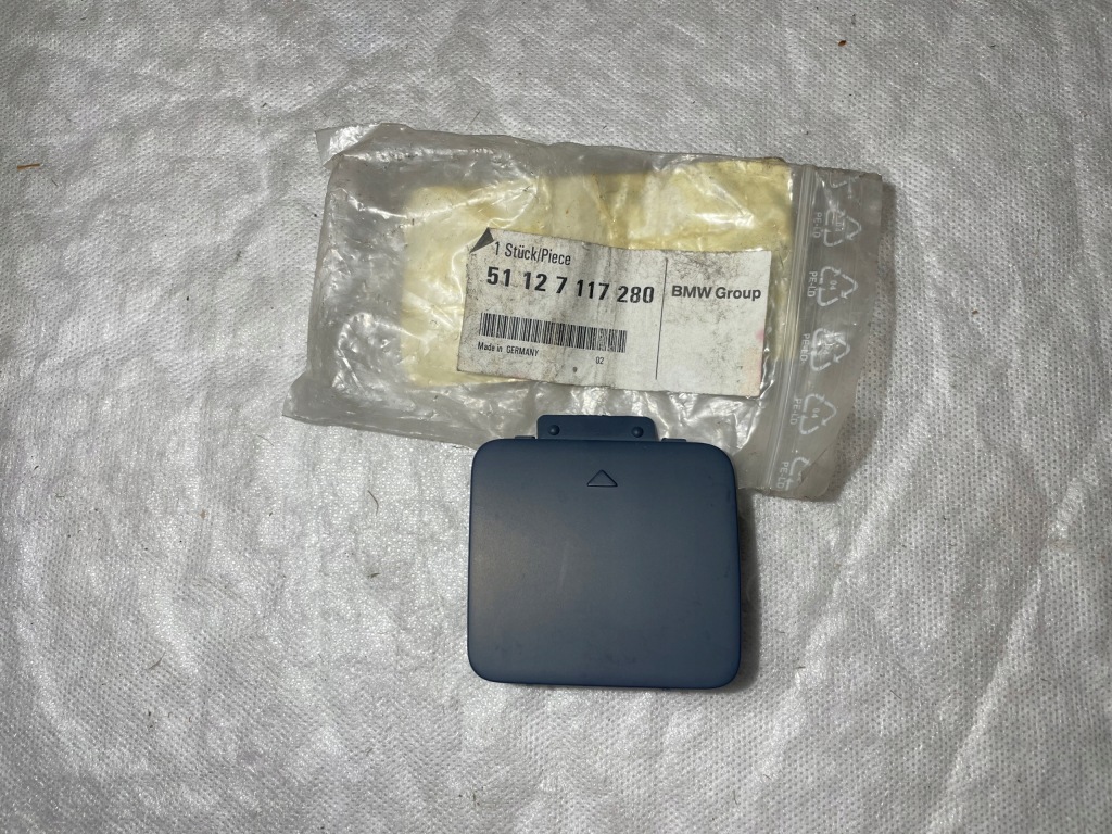 фото №1, Nowa оригинальная заглушка фаркоп бампера bmw 5 e61 e61n задняя