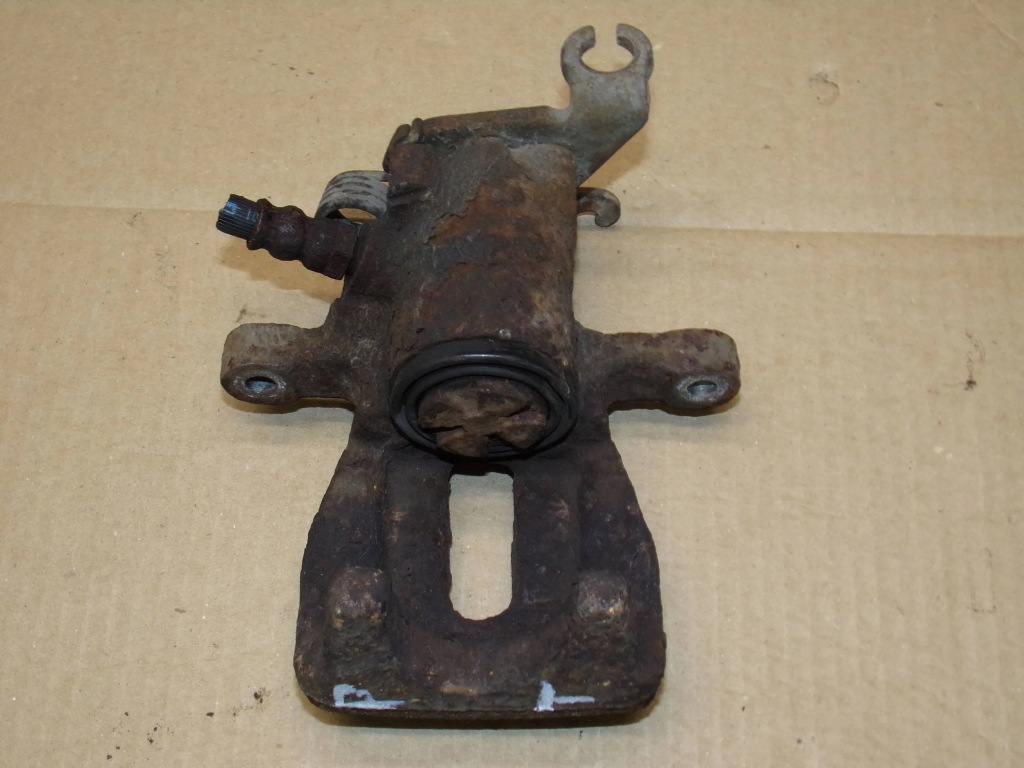 фото №2, Супорт гальмівний правий задня colt vi