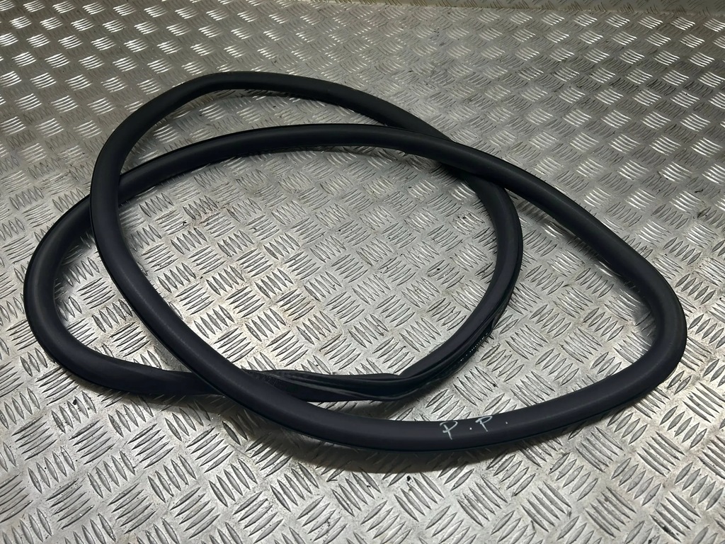 фото №1, Прокладка дверь правый перед alfa romeo stelvio