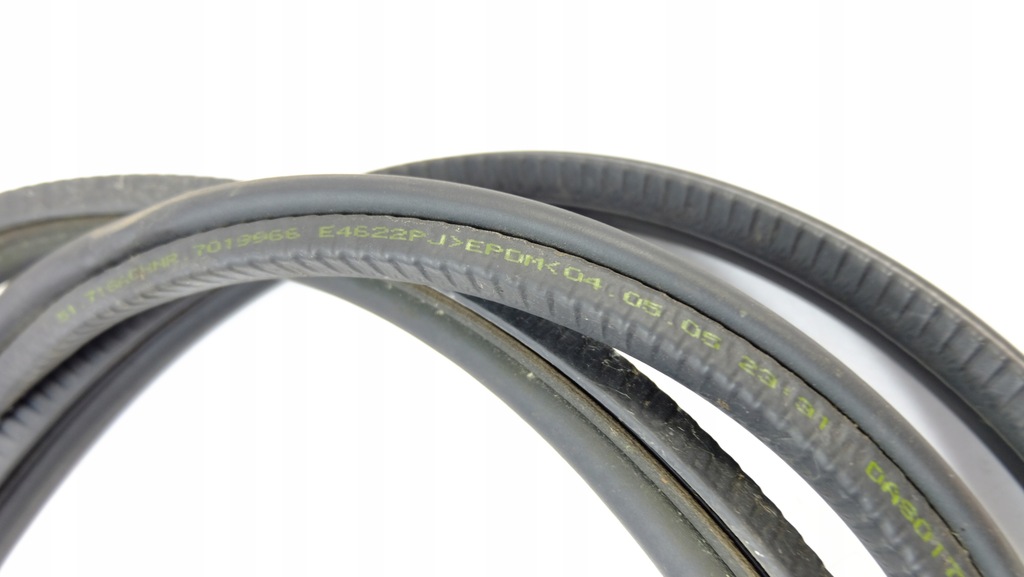 фото №8, Bmw 7 e65 прокладка кузовная капот 7019966