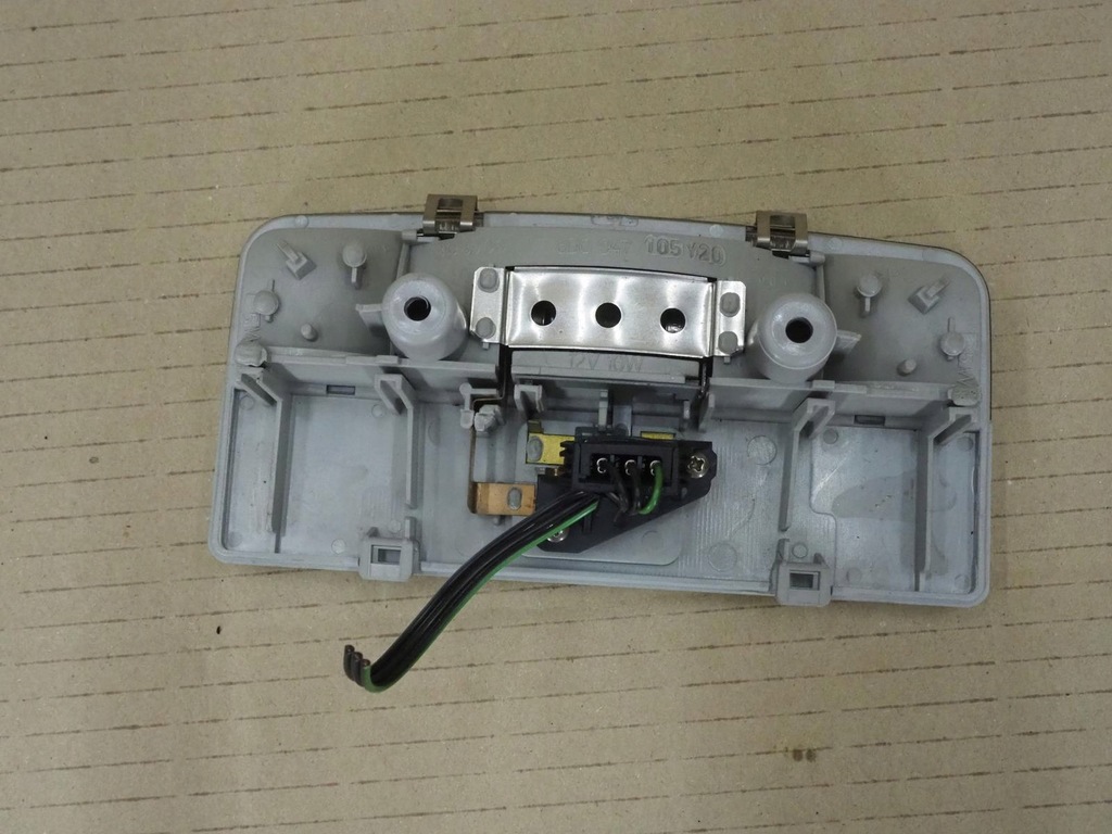 фото №11, Audi a4 b5 96-99r лампа освещение потолочный 8d0947105