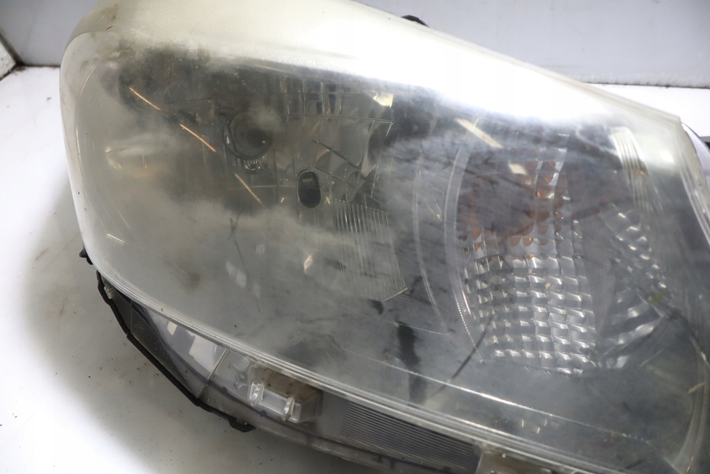 фото №5, Лампа правая передняя toyota yaris iii