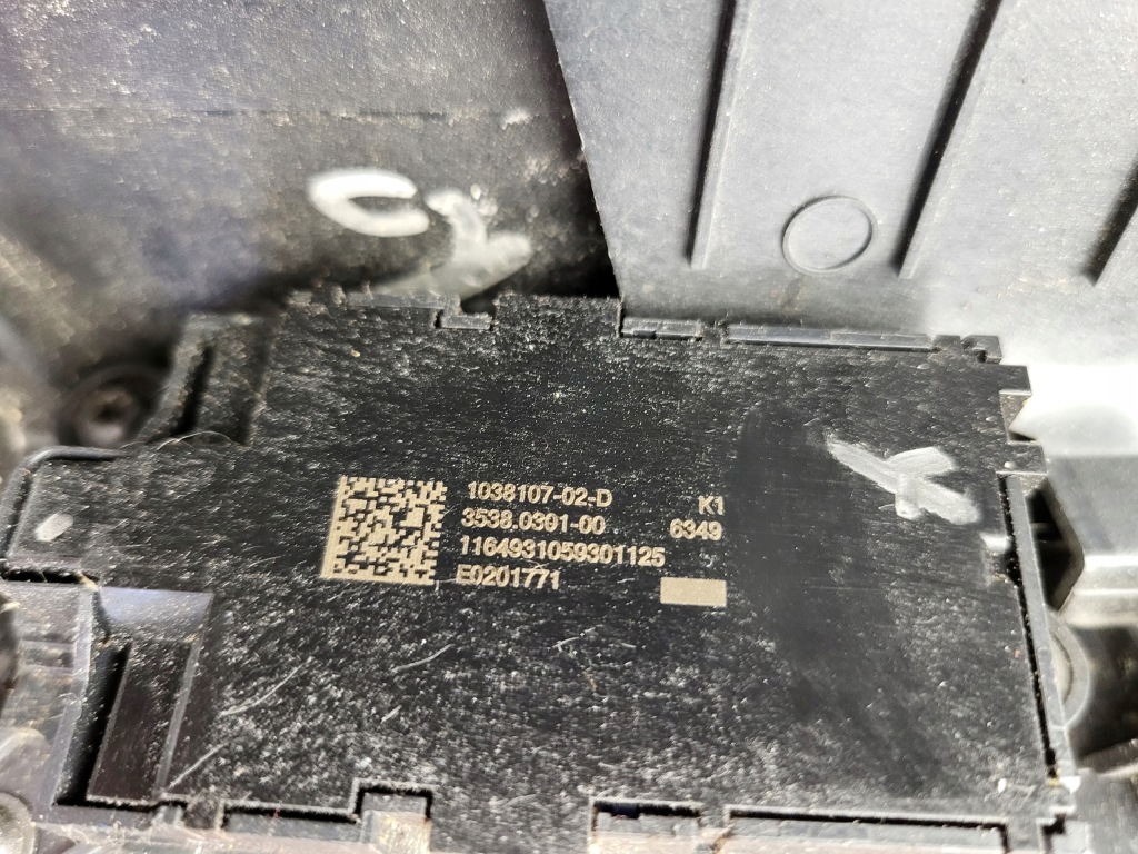 фото №10, Tesla model x защита стойка левая 1050300-00-b