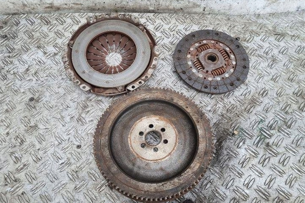 фото №15, Комплект сцепления toyota auris _e15_ 312100d040 1.4l дизель 66kw 2008