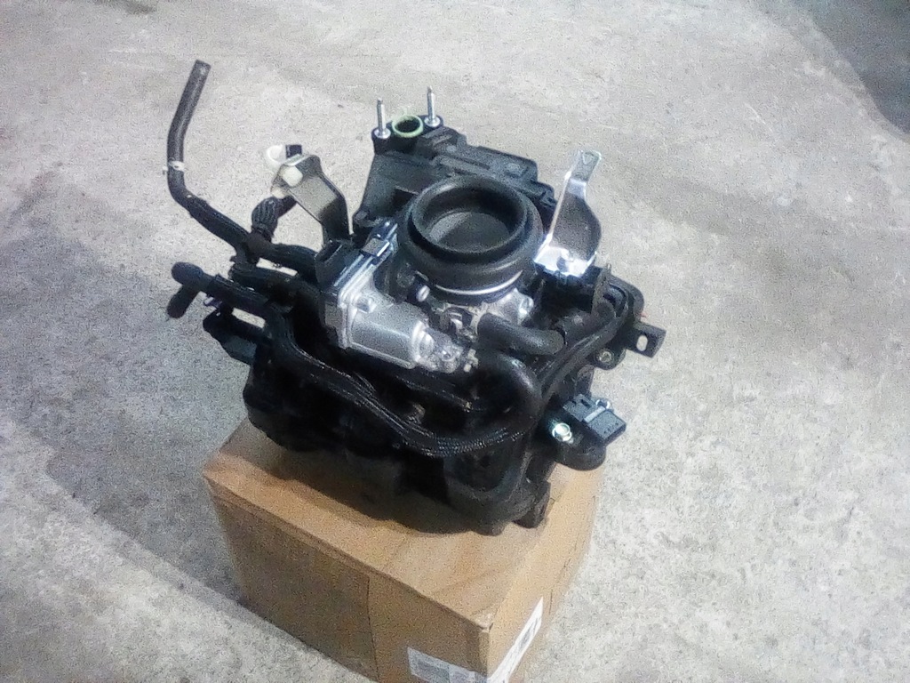 фото №4, Коллектор всасывающий с дроссельная заслонка toyota aygo ii lift