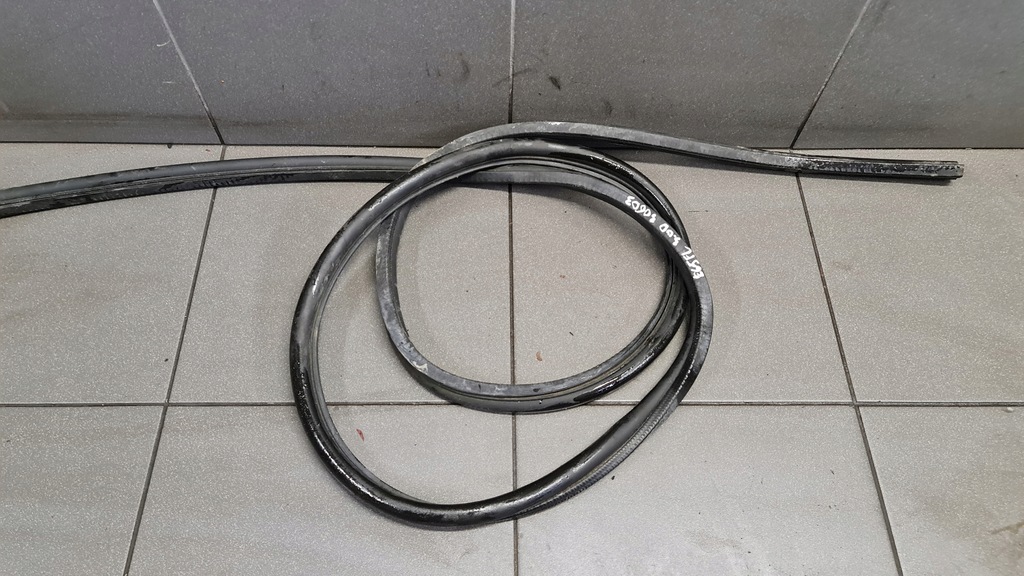 фото №1, Прокладка капот bmw 7 e65 lift 3.0d 7019966