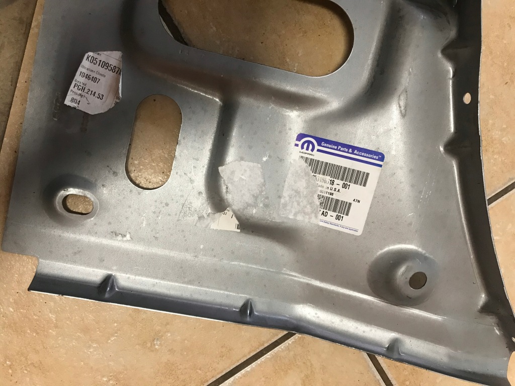 фото №6, Обшивка задняя крыло 0053156618 dodge grand