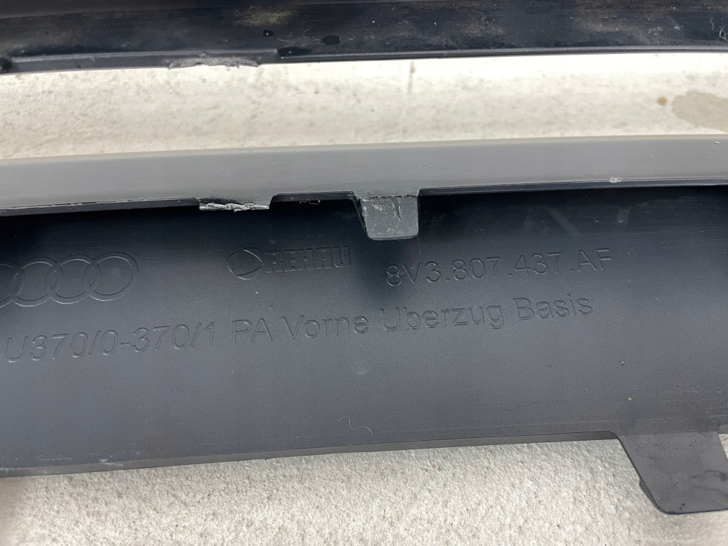 Бампер перед передний audi a3 рестайлинг  8v3 8v3807437af Оригинал