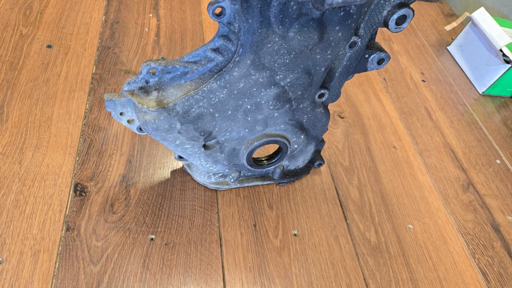 фото №8, Крышка защита распределительного вала vw touran 1.4 03c109211al