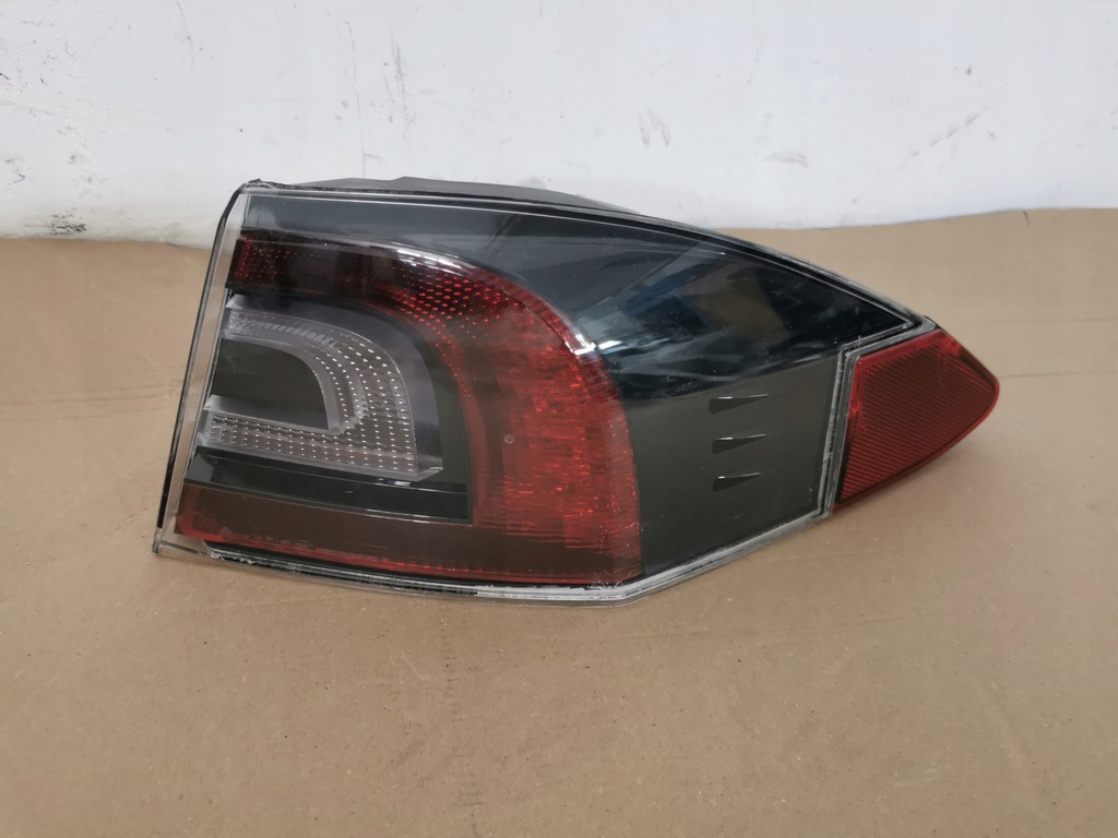 фото №1, Лампа задня права tesla s