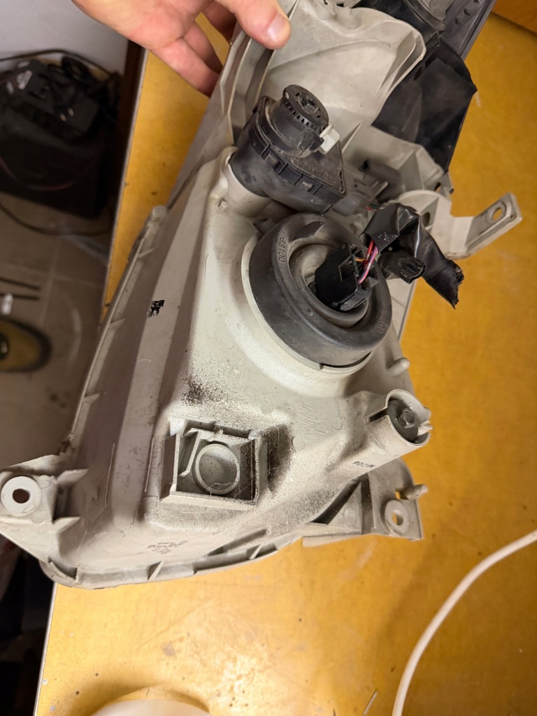 Mazda mpv ii лампа передняя европа оригинал Недорого