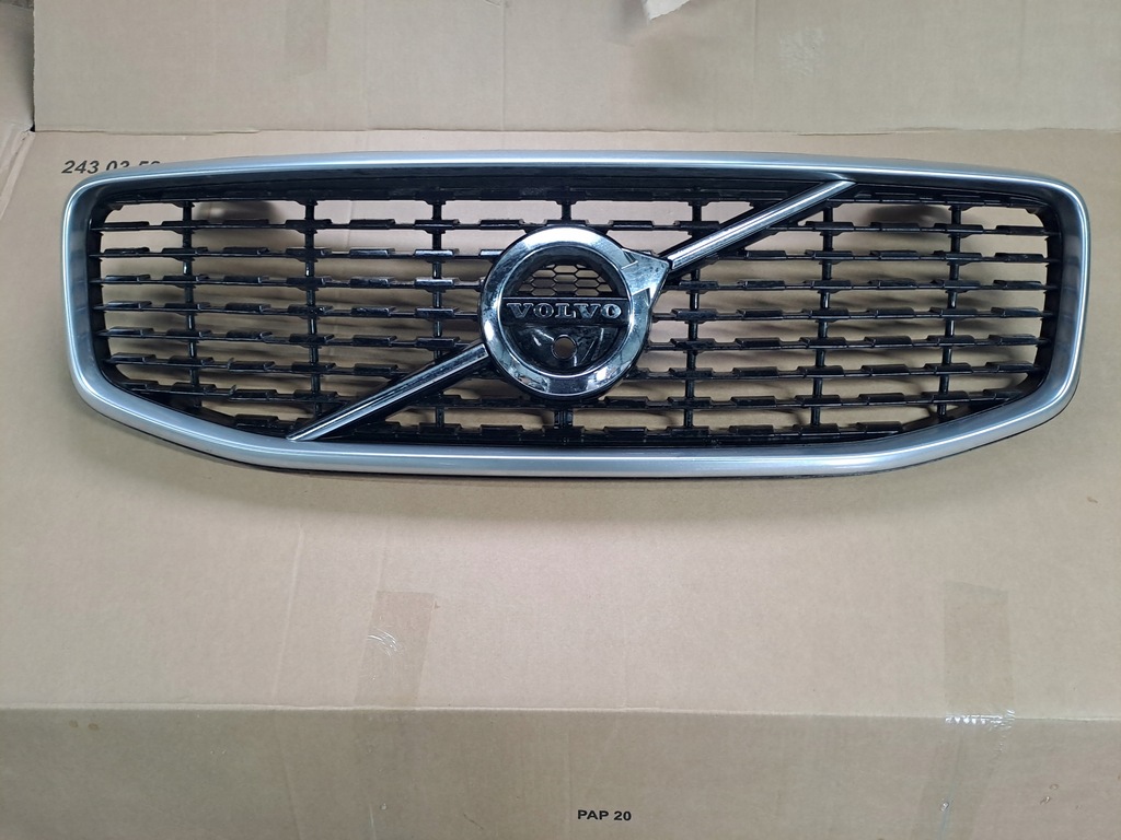 фото №1, Volvo xc40 r-design решётка радиатора lift