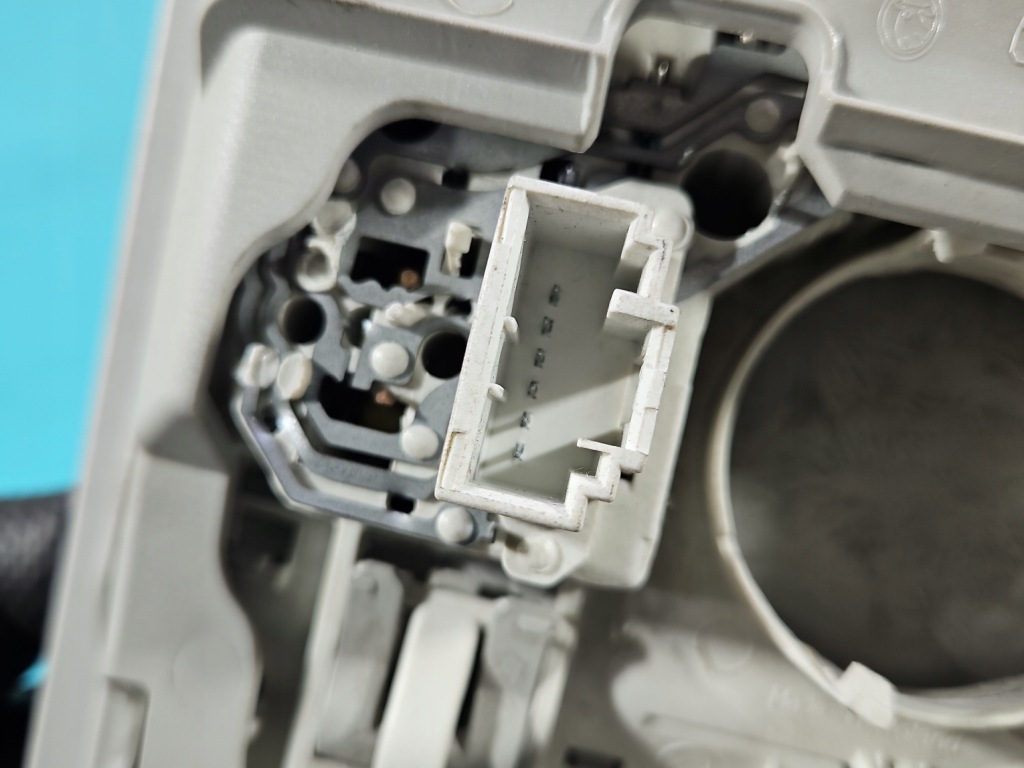 фото №8, Лампа кабіни лампа skoda octavia iii 1k0947105n