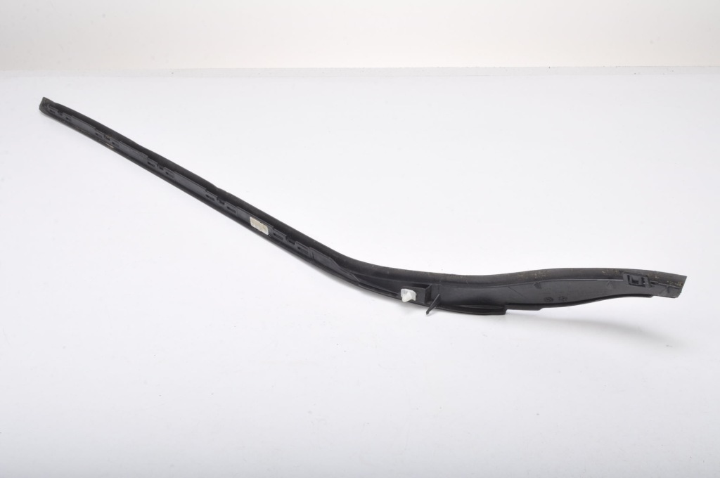 фото №8, Volvo xc60 ii молдинг скло передньої лобове ліва 32216112