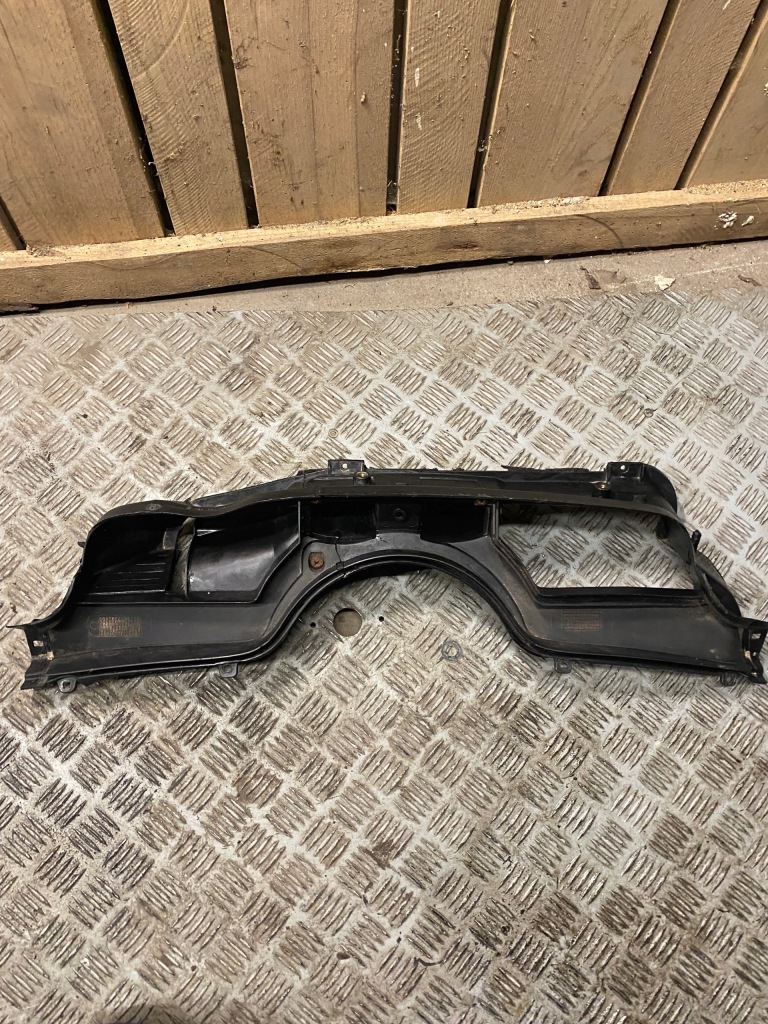 Купить Жабо средний впуск воздуха mercedes w124 coupe