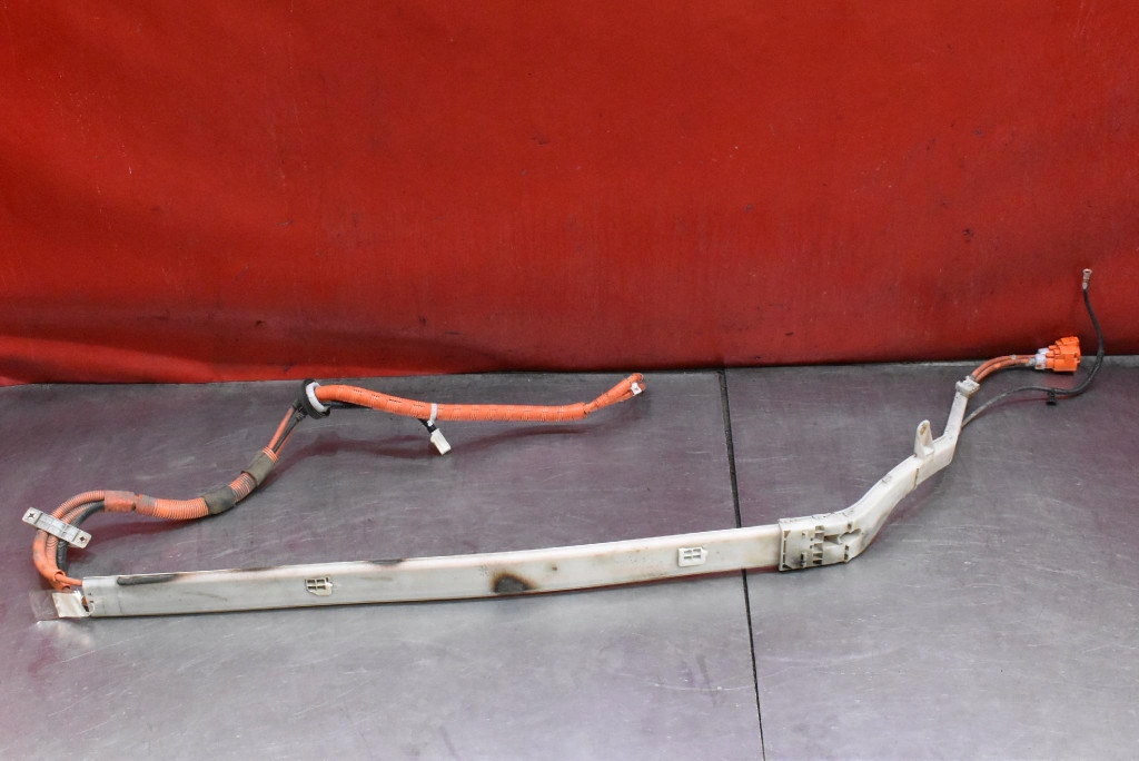 фото №9, Шланг акумулятор акумулятора 82164-47060 toyota prius 2 ii xw20 1.5 vvt-ie