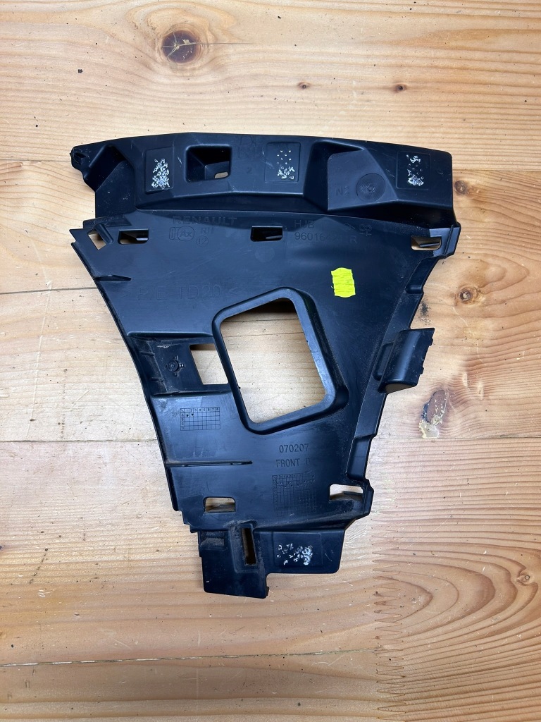 Купить Renault captur ii направляющая бампера правый перед 960164241r
