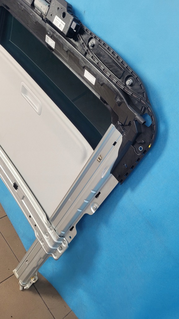 фото №15, Mercedes w206 люк панорама a2067808500