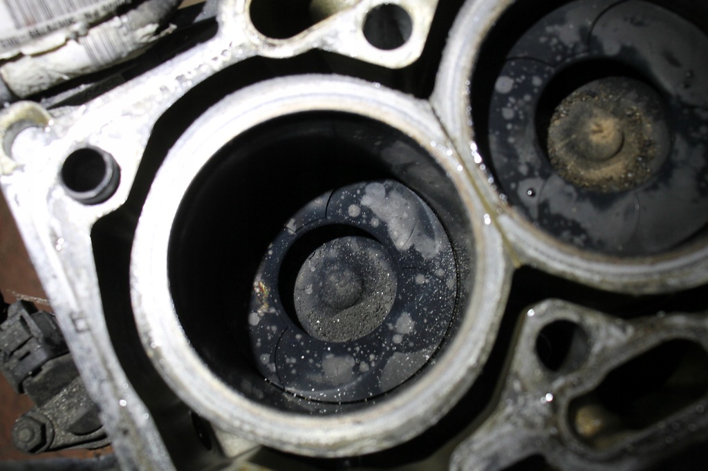 фото №6, Volvo v70 s60 xc70 xc90 dół блок двигуна d5244t4