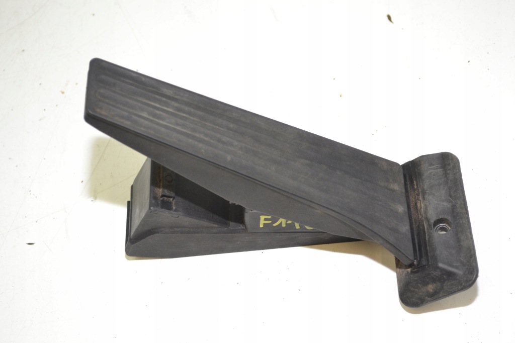 Купити Bmw f11 f10 рестайлінг  lci педаль газу потенціометр 6860784