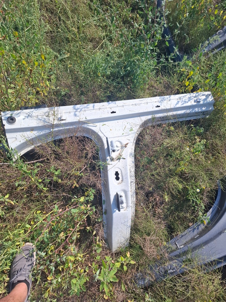 фото №1, Mercedes w177 hb поріг довгий лівий блок двигуна чверть bok петля двері