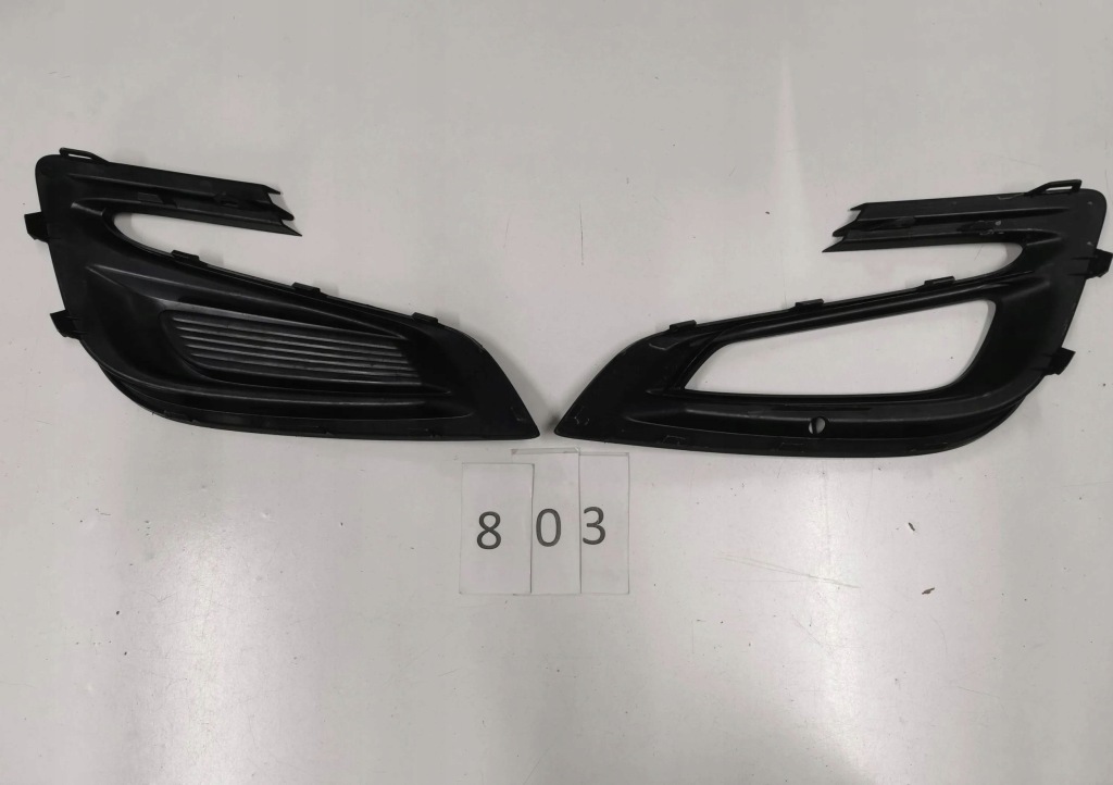 Решётка бампера передний opel mokka x рестайлинг  правая 1 левая 803. Цена