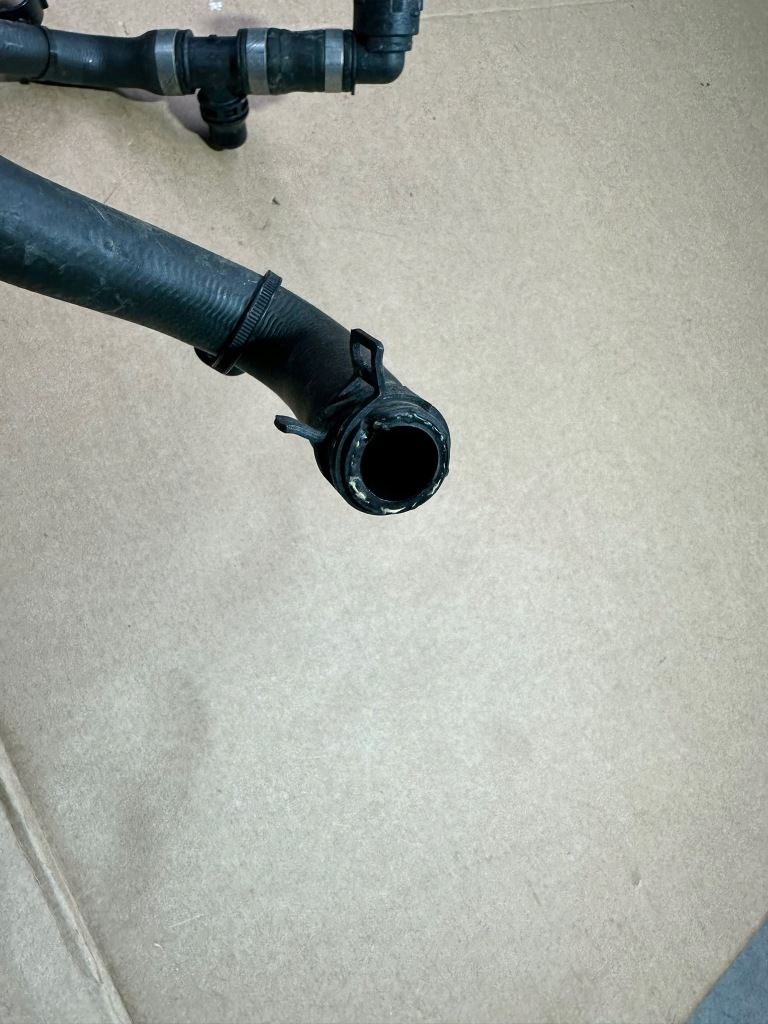 Шланг рідина охолоджуючий, трубка води mercedes eqa w243, h243 europa Зі Шроту